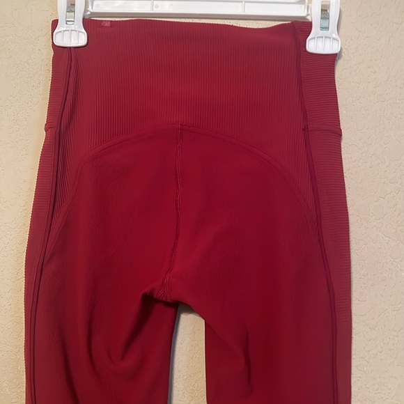 Lululemon daily lineup high rise leggings - Picture 5 of 8